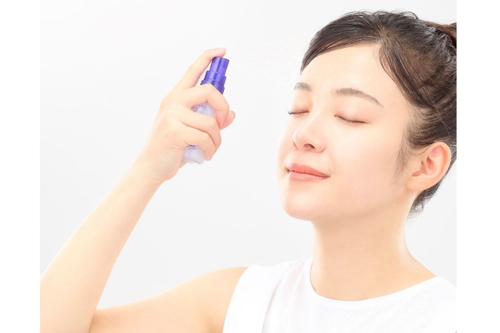 ハトムギ化粧水ミストボトルで外出先でも保湿