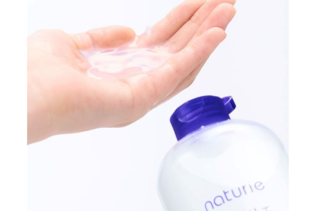 ハトムギ化粧水はみずみずしく潤う