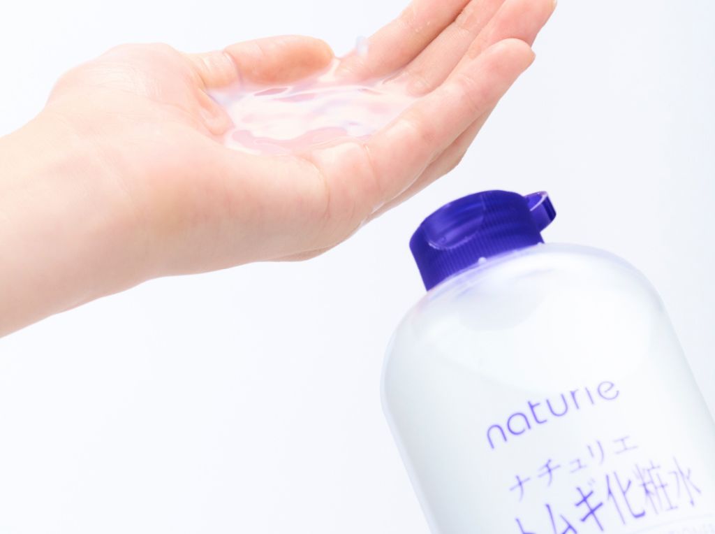 さっぱりみずみずしく潤う　ナチュリエ　ハトムギ化粧水